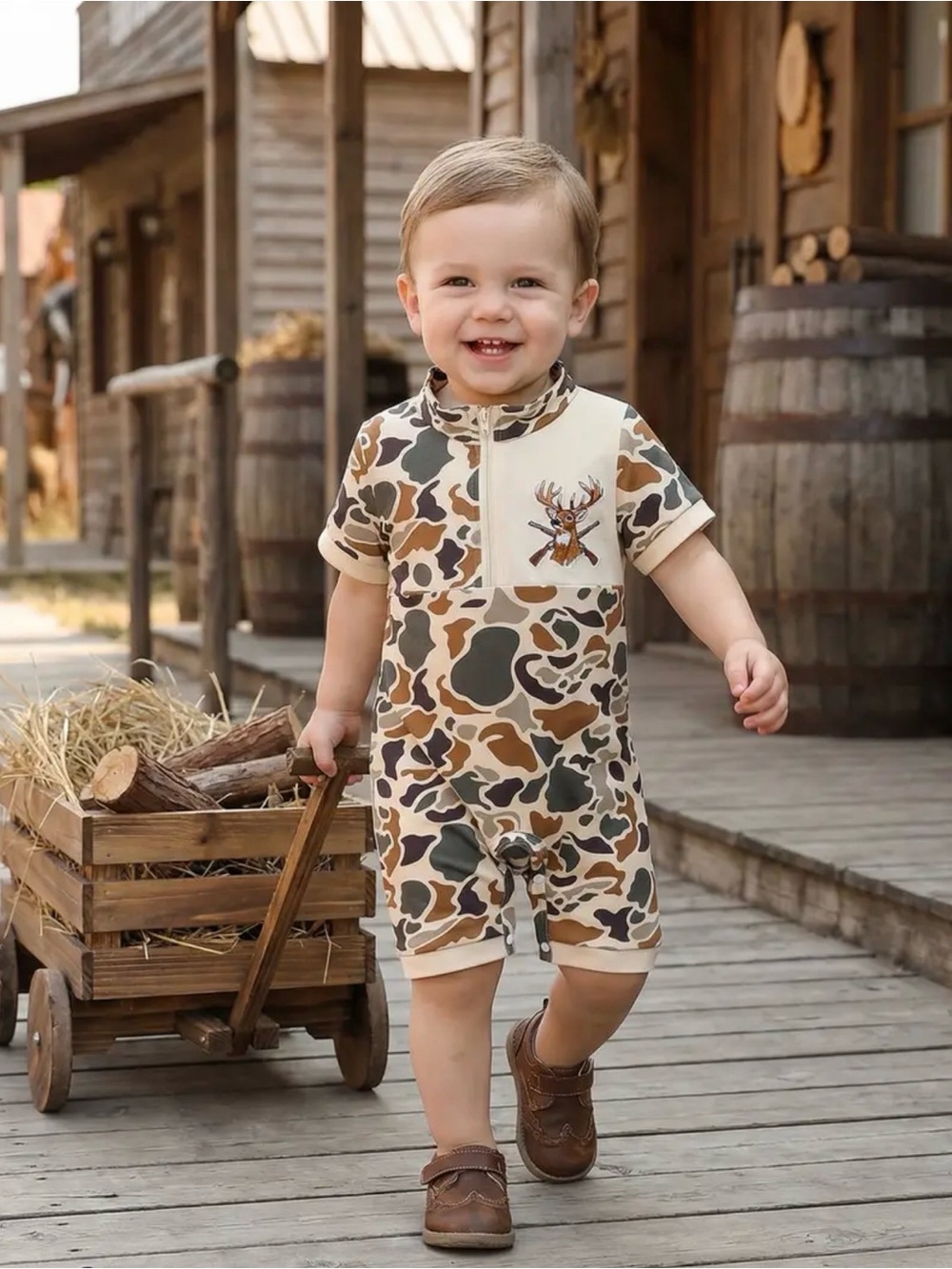 0-3M 🦌 Baby Camo Short Sleeve Romper with Deer Patch - Green & Brown